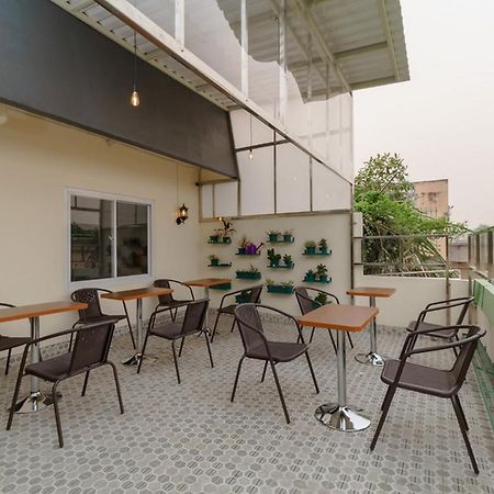Reddoorz Plus Near Rs Rk Charitas 2 Palembang Exterior photo